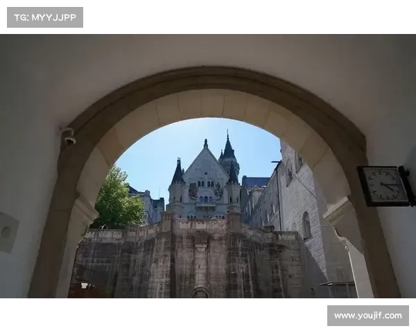 拜仁慕尼黑体育场及周边设施功能布局与城市影响力分析 拜仁慕尼黑体育场及周边设施功能布局与城市影响力分析